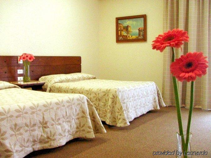 Hotel Misión Catedral Morelia Habitación foto